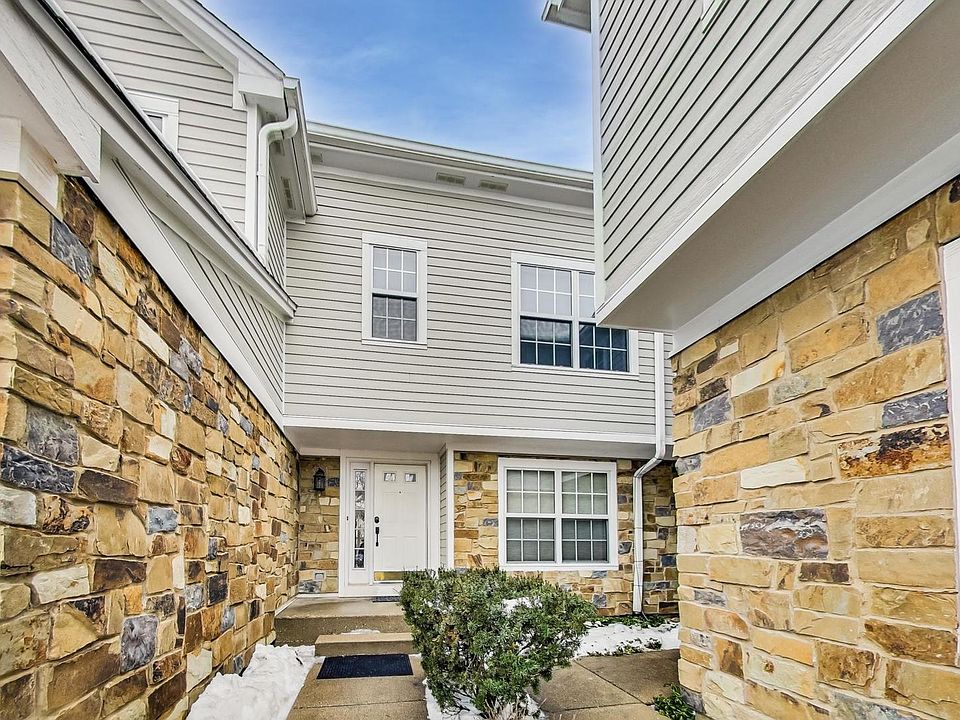 1st image of 882 Ann Arbor Ln