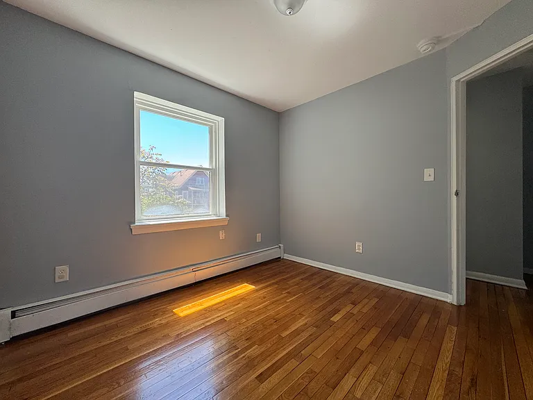 29-4D Annawan St — Photo 7