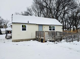 905 6th St, Clarkfield, MN 56223