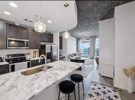 400 W Peachtree St NW