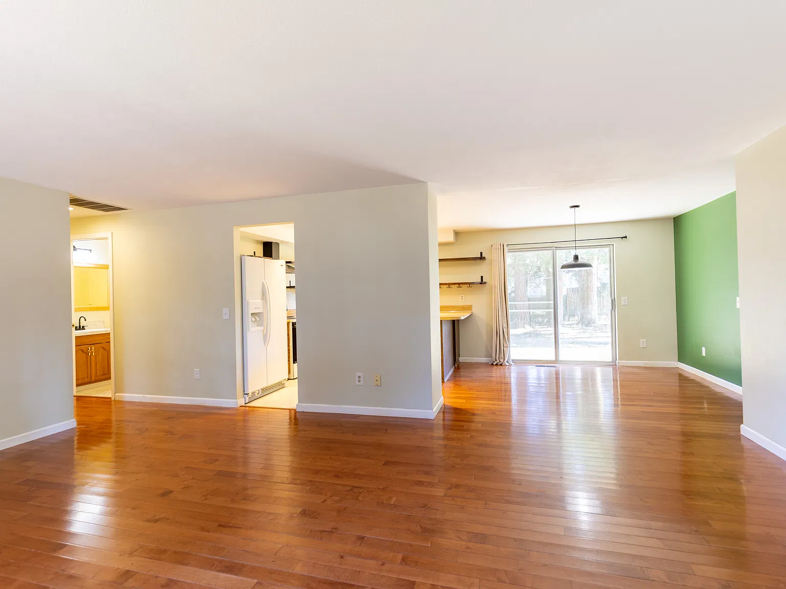 3 bed, 1170 sqft, $2,800 — Photo 4