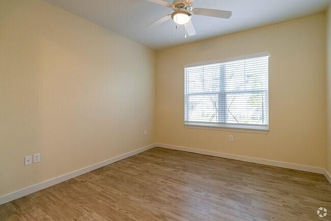 2nd image of 1606 Shetter Ave #145
