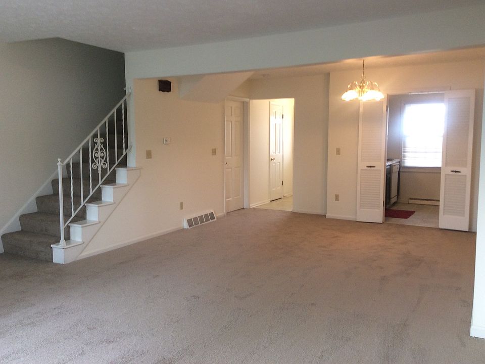 2nd image of 2609 Williamsburg Ln NW APT 03