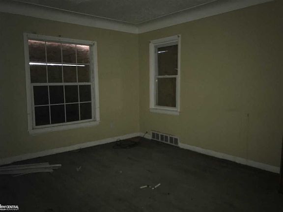 3rd image of 12373 Griggs St