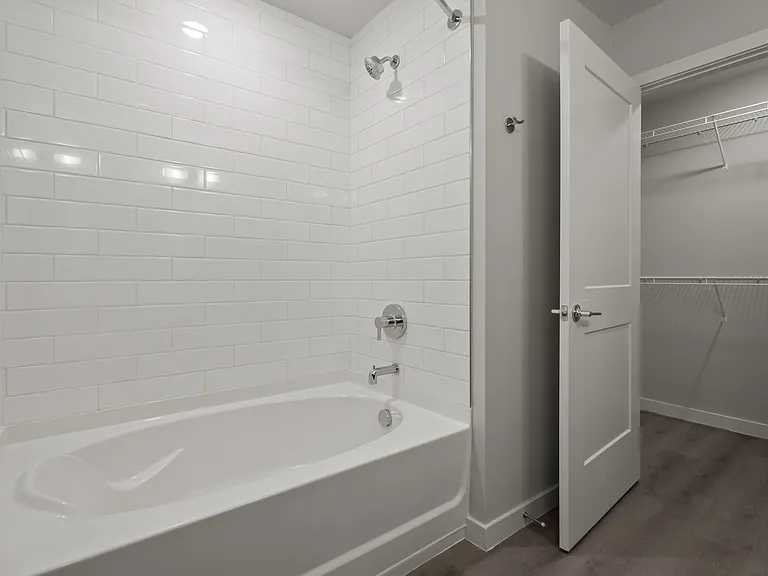 Legacy Rochester Hills Apartments — Photo 65