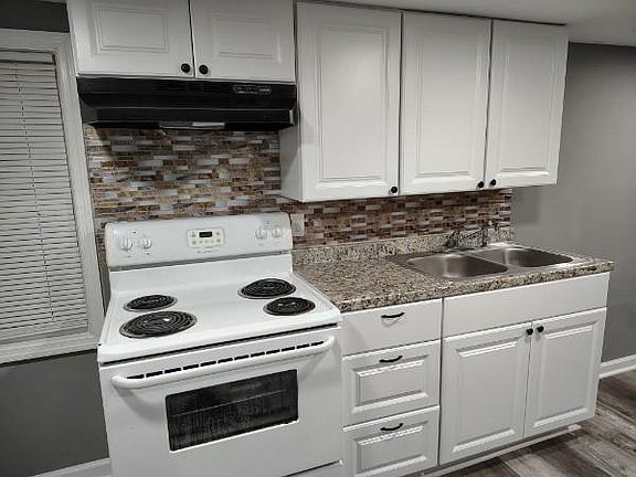 4th image of 1113 35th St
