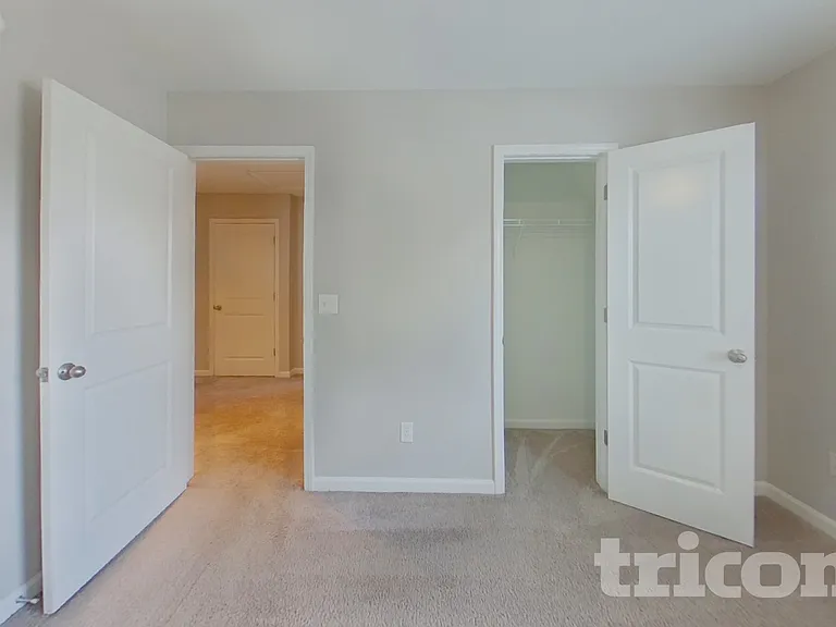 304 Longfellows Ln — Photo 12