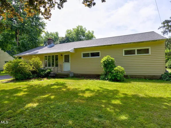 31 Crooked Street, Ballston Lake, NY 12019