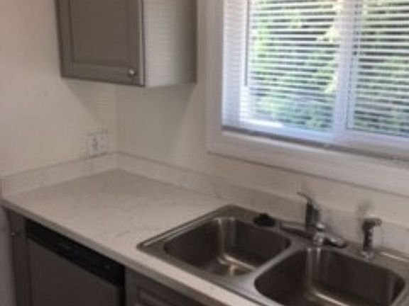 4th image of 7033 Fulton Ave #6