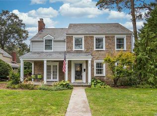 30 Andover Rd, Rockville Centre, NY 11570
