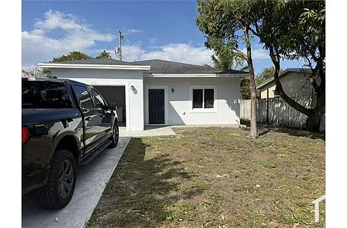 2801 NW 5th St Photo 1