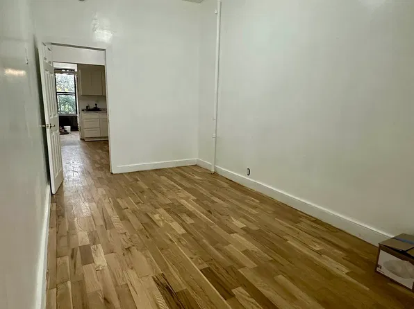 231 Irving Ave #3B, Brooklyn, NY 11237