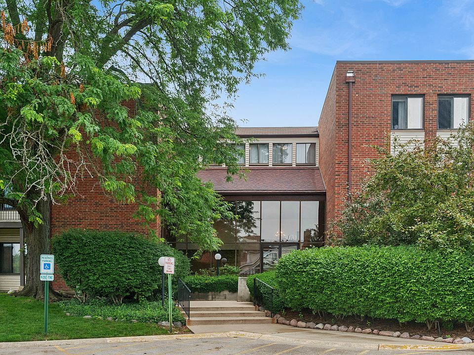 1st image of 3070 Pheasant Creek Dr APT 106