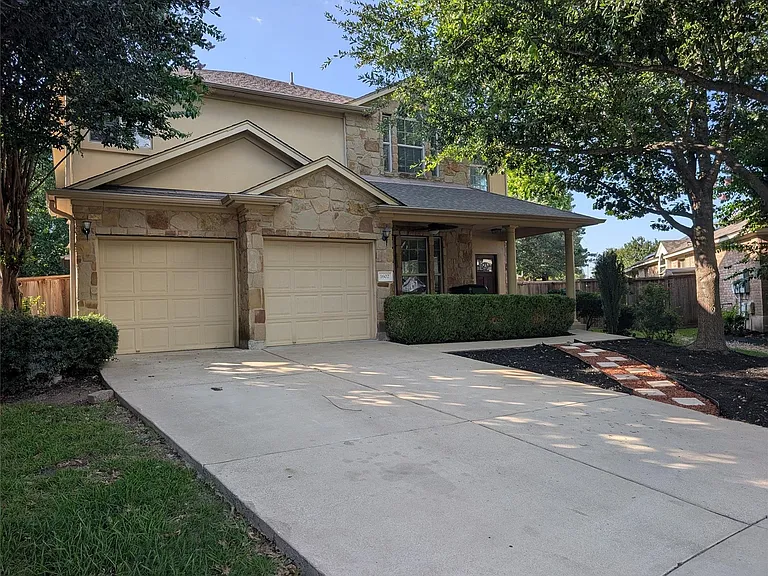 1602 Westmeadow Trl — Photo 30
