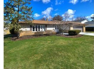 5437 Harleston Dr, Lyndhurst, OH