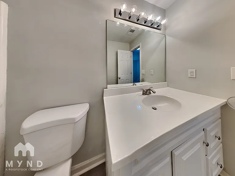 160 Thomas Crossing Dr — Photo 22