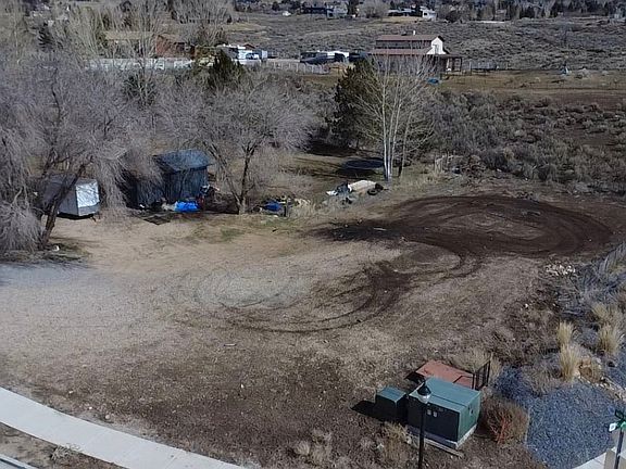 2nd image of 914 N Mill Rd