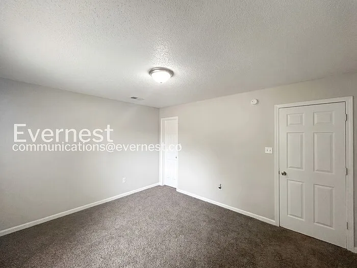 10721 Ridgefield Dr — Photo 16