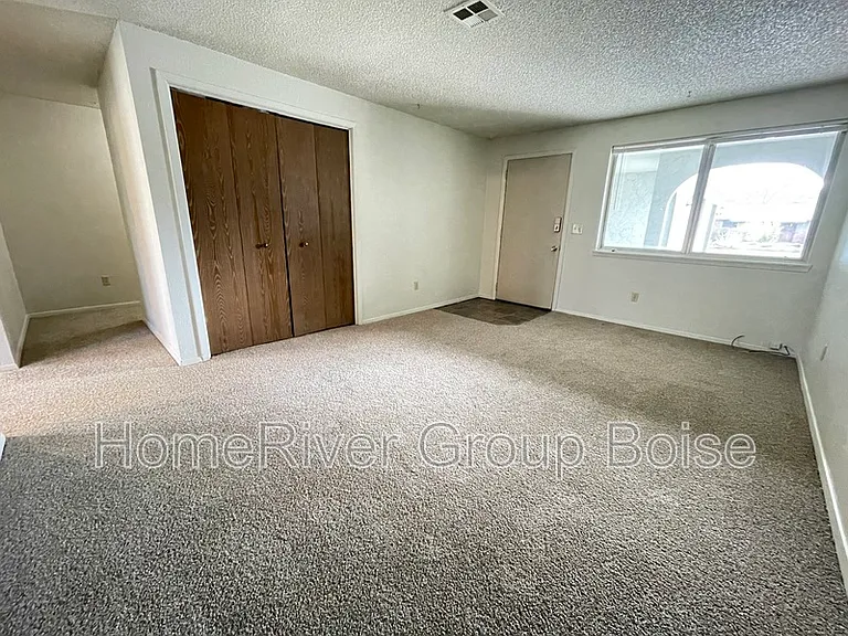 870 E Bergeson St — Photo 3