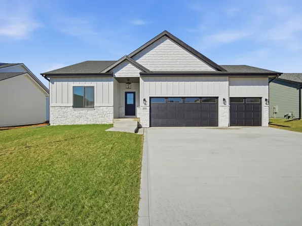 1570 NW Parkside Ln, Waukee, IA 50263