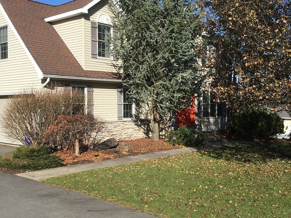 1st image of 4 Whitman Dr
