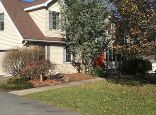 4 Whitman Dr, Dupont, PA 18641