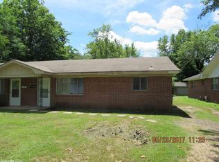 2013 Lee Ave, Conway, AR 72034