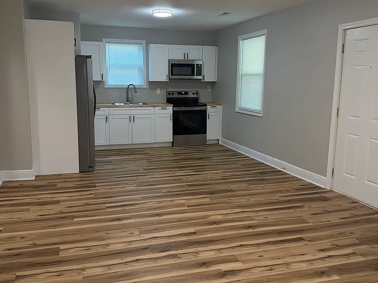 309 Ellington St — Photo 3