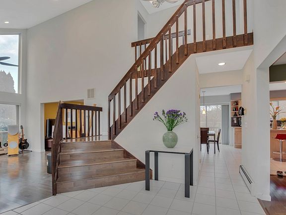 2nd image of 109 Glenrich Dr S