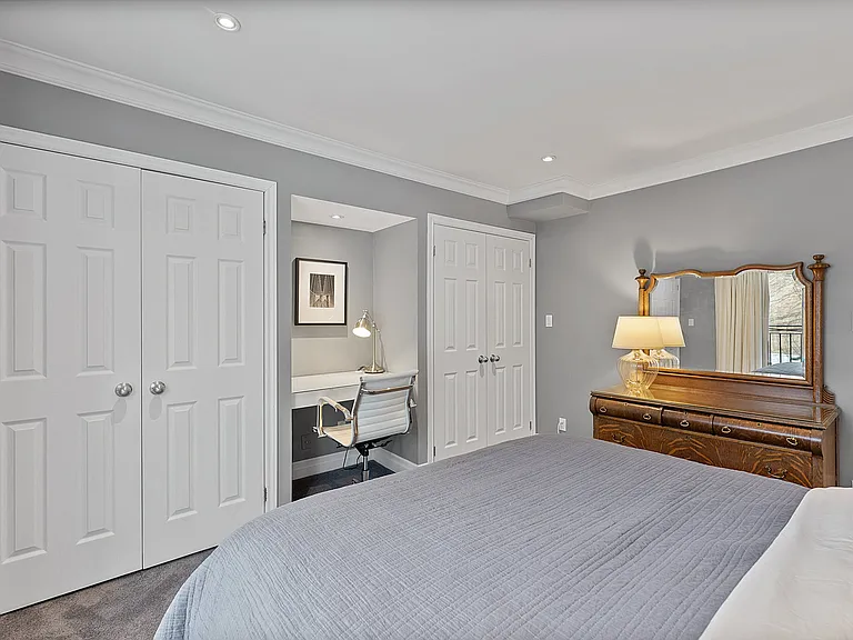 111 Summerhill Ave — Photo 37