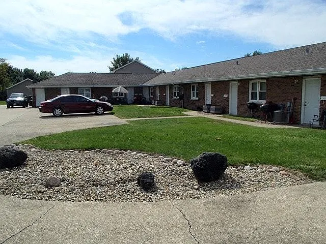 1112 Miller St — Photo 2