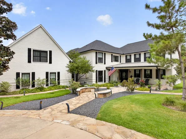 6400 Lake Oaks Cir, Fort Worth, TX 76108
