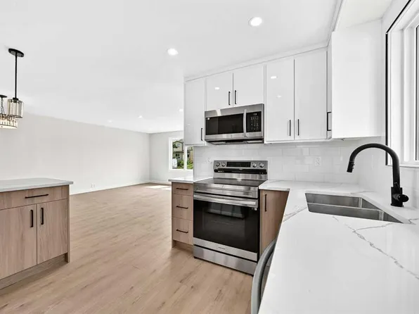 4 S Abingdon Ct NE, Calgary, AB T2A 6S5