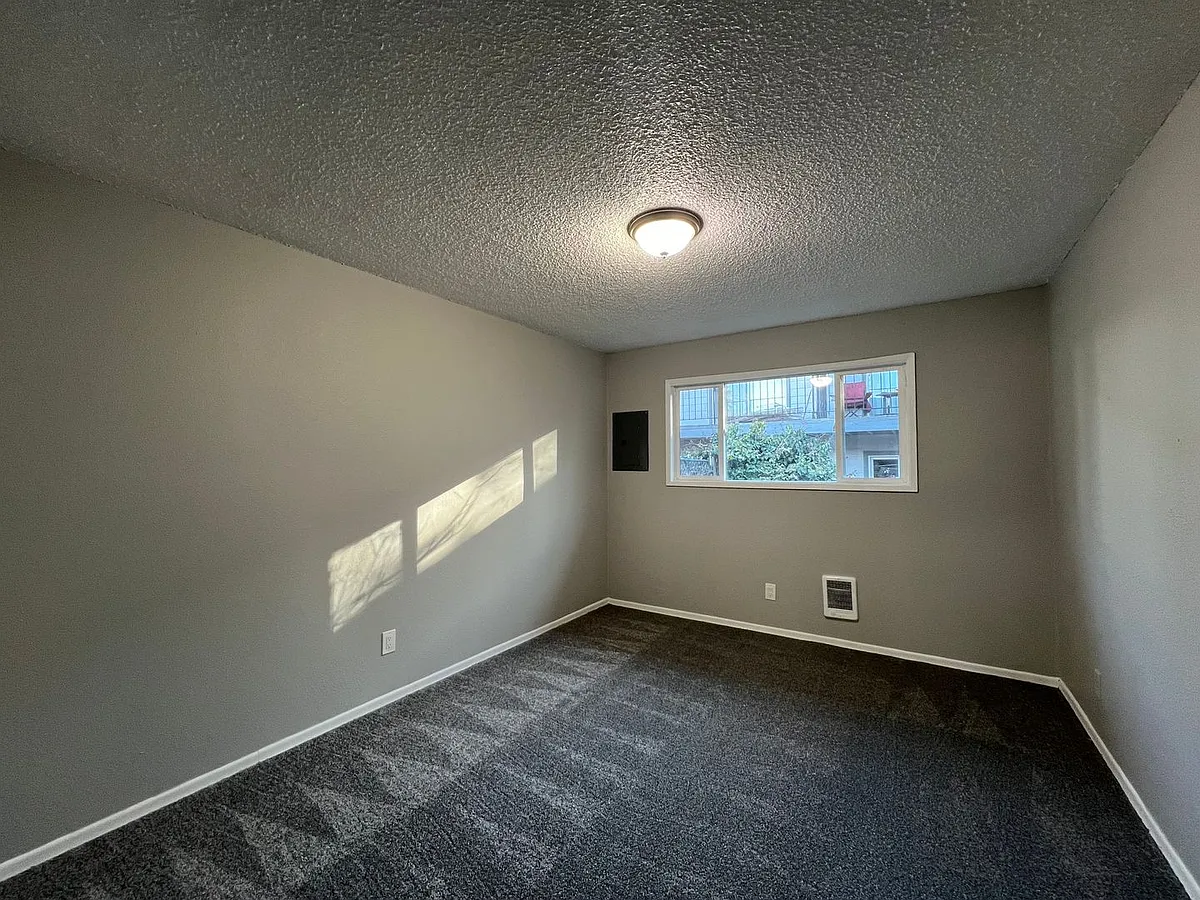 Building Photo - Beavercrest