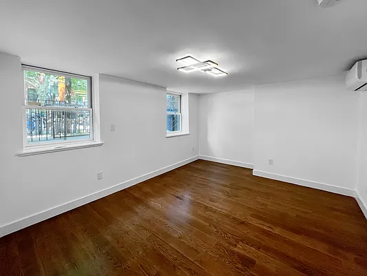 Rented by Compass | media 30