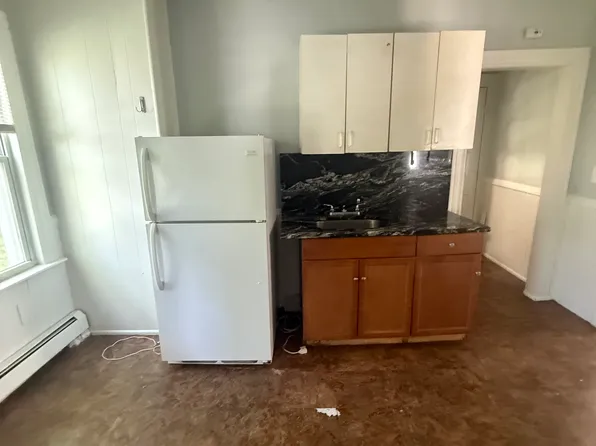 105 Rhodes St #2, New Britain, CT 06051