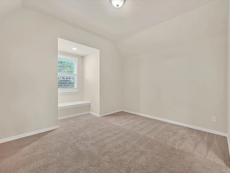 7675 Dotter Dr — Photo 15