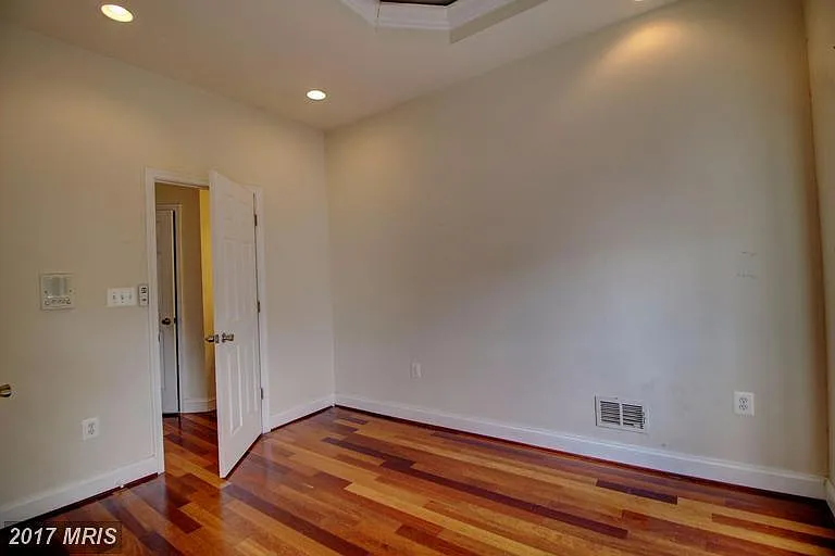 1419 Olive St — Photo 17