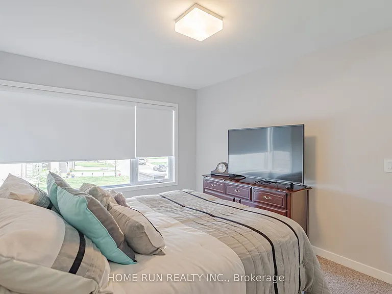 451 Longworth Ave — Photo 33