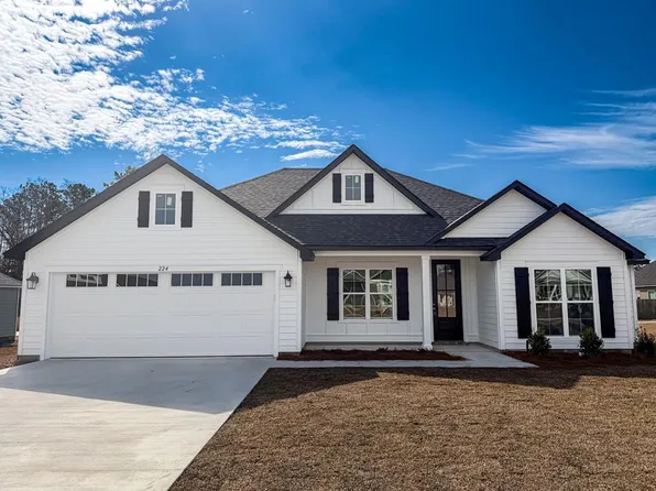 224 Barry Field Cir, Hahira, GA 31632