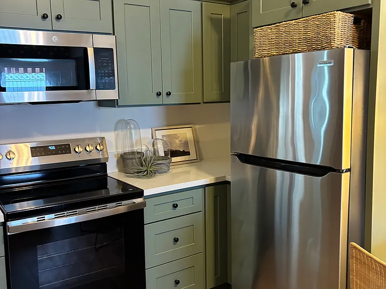 528 E Palmyra Ave — Photo 5
