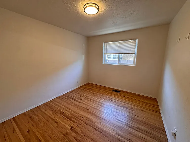 1109 Indiana St SE — Photo 14