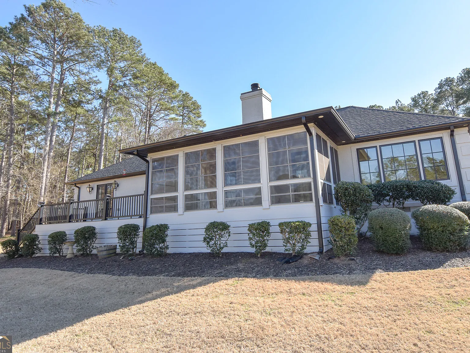 3 bed, 2.5 bath, 2258 sqft, $3,200 — Photo 2