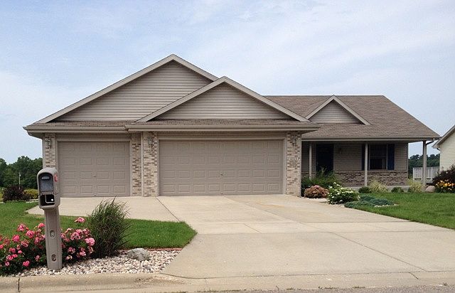 1st image of 4513 Parkwood Dr