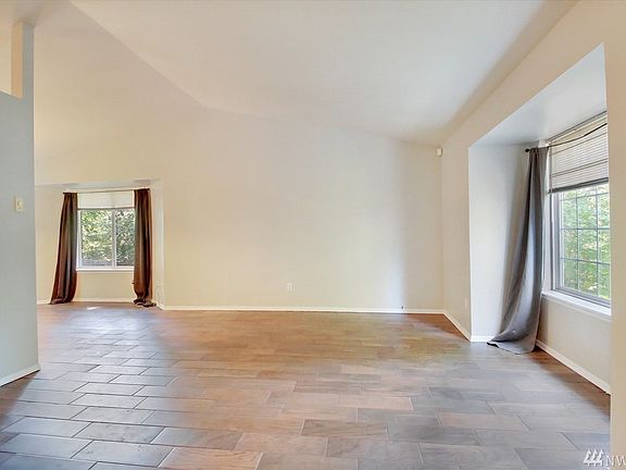 3rd image of 22611 Echowood Ln SE