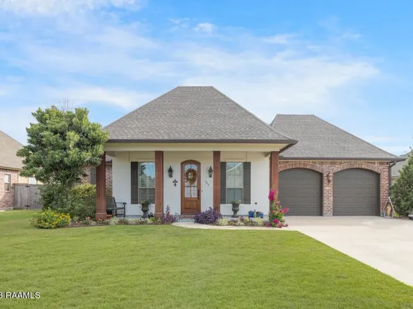 305 Sugar Creek Ln, New Iberia, LA 70563