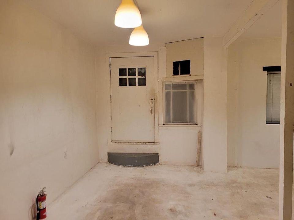 1st image of 6921 N Figueroa St