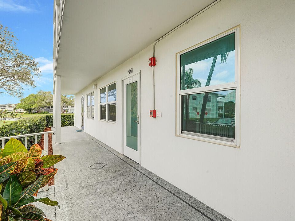 1st image of 1019 Oakridge A