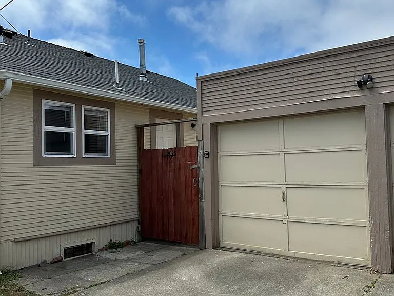2025 I St — Photo 22