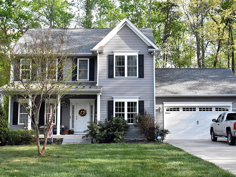 526 Monticello Cir — Photo 37
